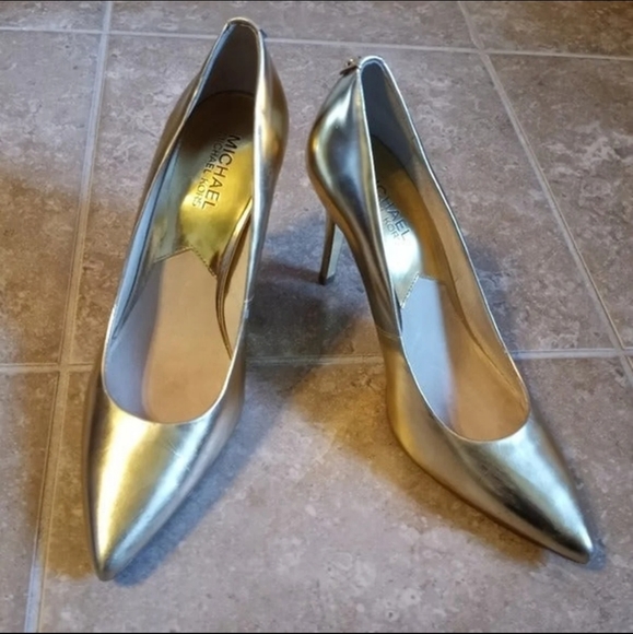 Michael MK Gold Heels 6-7.5 - Picture 1 of 4
